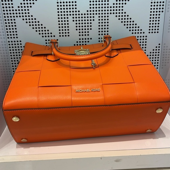 MICHAEL KORS HAMILTON MEDIUM SATCHEL
COLOR: POPPY
NWT - Picture 12 of 16